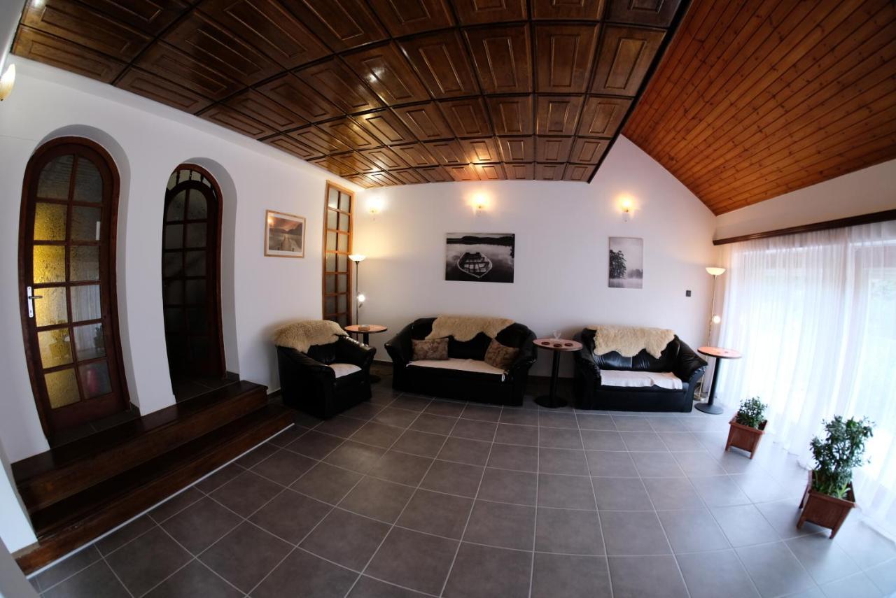 Alea Apartmanok ฮอร์กานี ภายนอก รูปภาพ